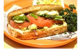 新鮮グリーンアスパラとポテトサラダサンド